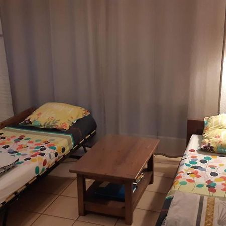 Charmant Logement Avec Piscine Bergerac Exterior photo