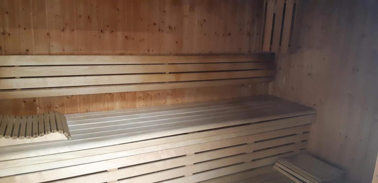 Charmant Logement Avec Piscine Bergerac Exterior photo
