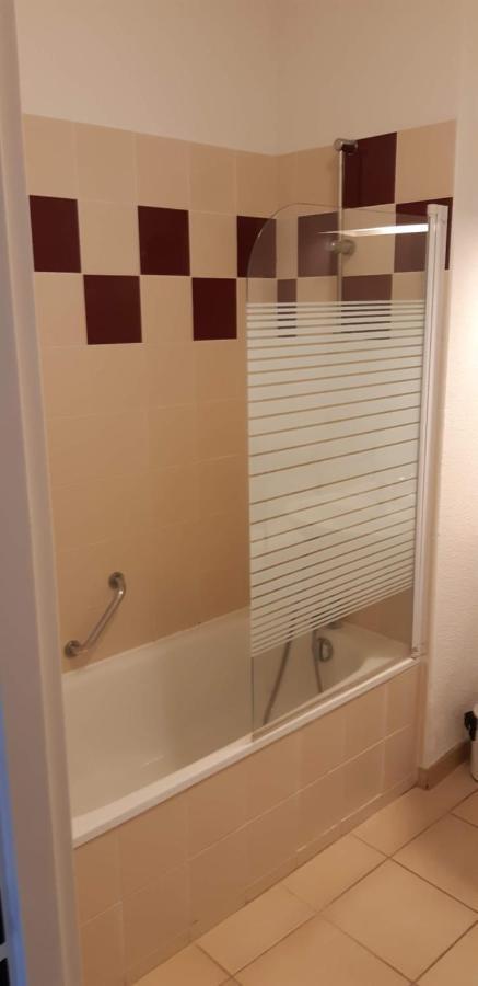 Charmant Logement Avec Piscine Bergerac Exterior photo